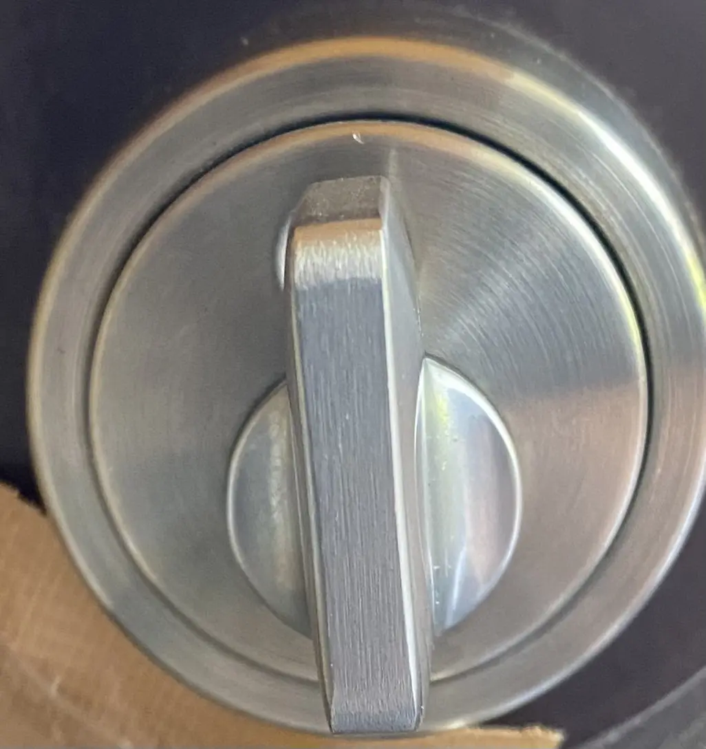 玄関鍵開け作業の様子