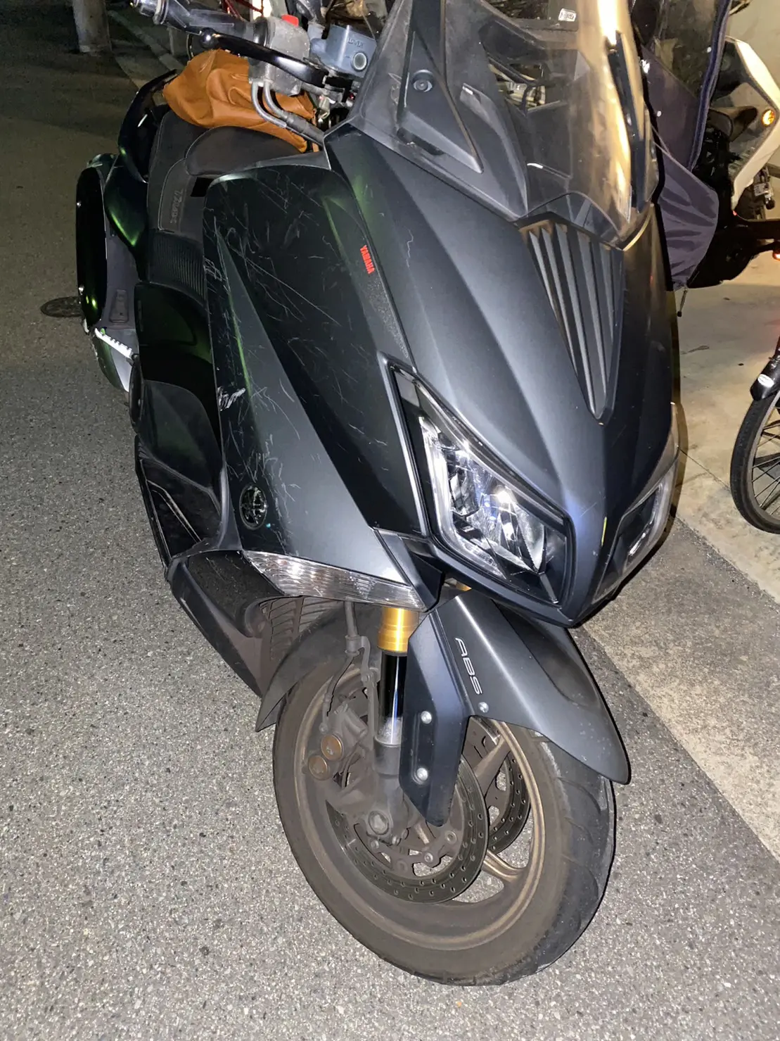 バイクのメットイン鍵開け作業