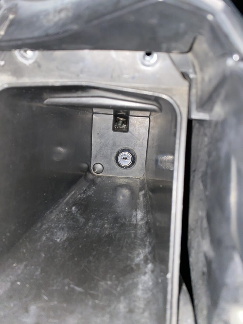 TMAX シート 開ける鍵穴