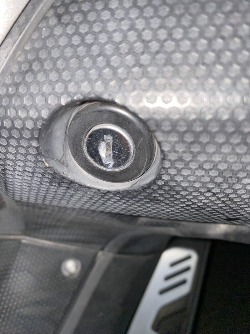 TMAX グローブボックス鍵穴